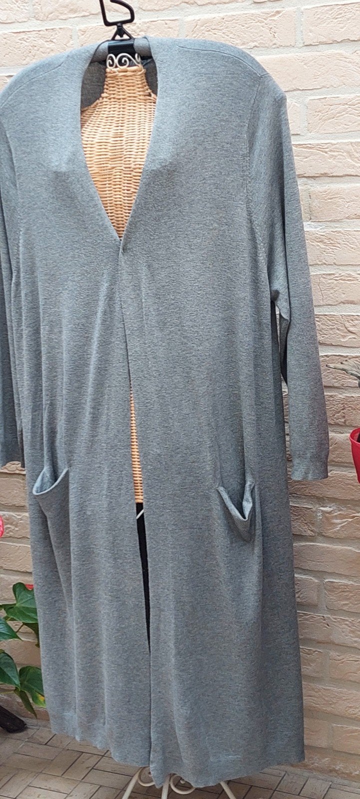 vest 73cm van oksel tot oksel, Kleding | Dames, Ophalen of Verzenden, Zo goed als nieuw, Grijs, Trui of Vest