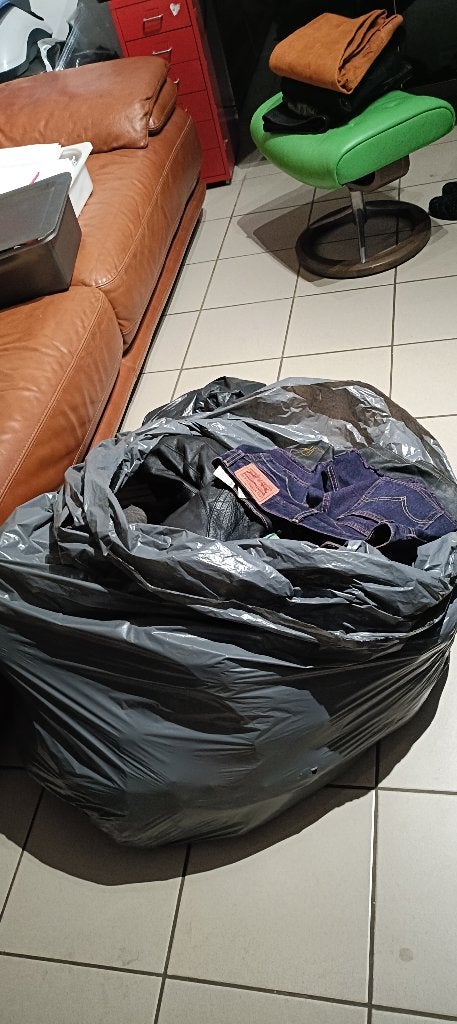 5 GRANDS SACS DE 100L DE VÊTEMENTS FEMMES TAILLE S 60€, Enlèvement, Porté, Taille 36 (S)
