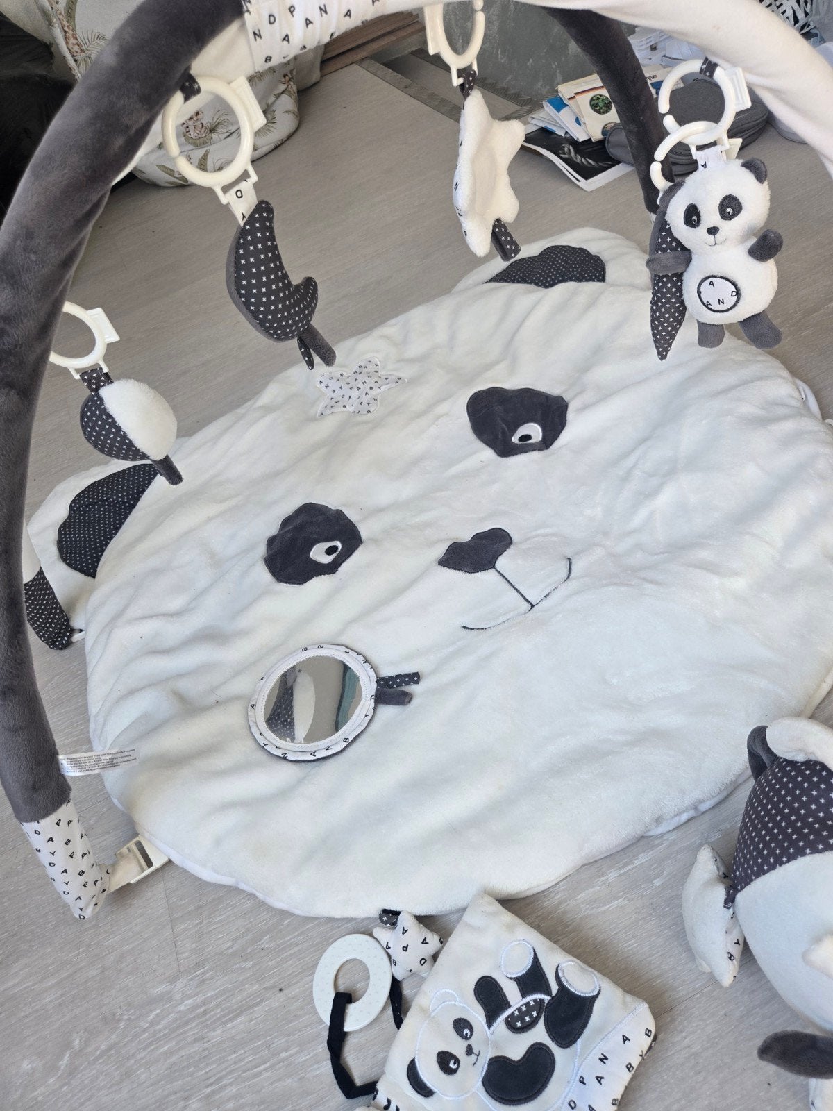 Tapis d'éveil panda accompagné de ses 3 jouets Sauthon