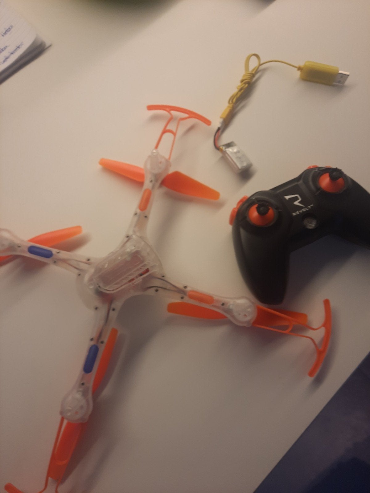 revolt drone night hawk stunt drone, Audio, Tv en Foto, Ophalen, Overige merken, Verlichting, Minder dan 100 meter