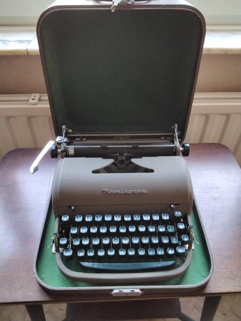 MACHINE A ECRIRE REMINGTON ANNÉE  1950, Ophalen
