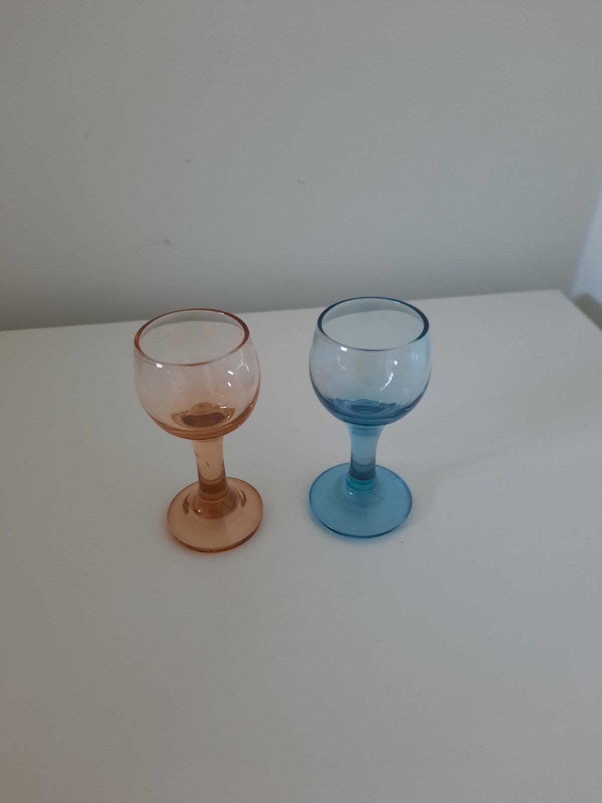 2 kleine borrelglaasjes vintage, Verzamelen, Ophalen