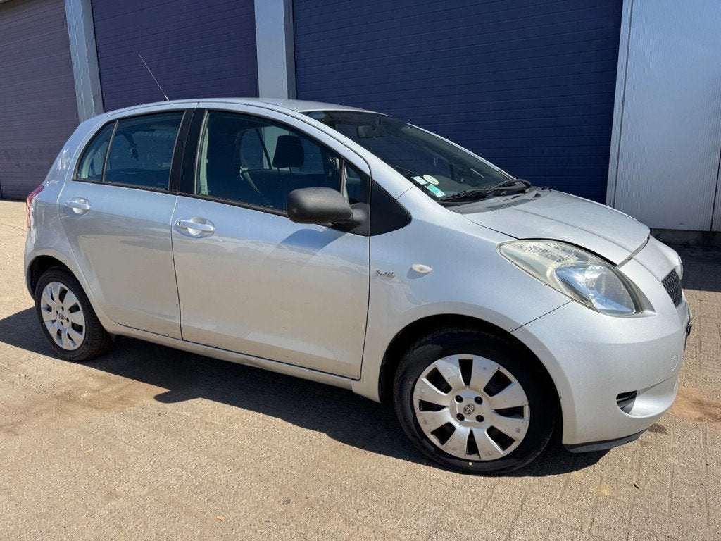 Toyota Yaris *5DOORS-AIRCO* (bj 2006), Autos, Toyota, Argent ou Gris, Entreprise, Boîte manuelle, 1055 kg