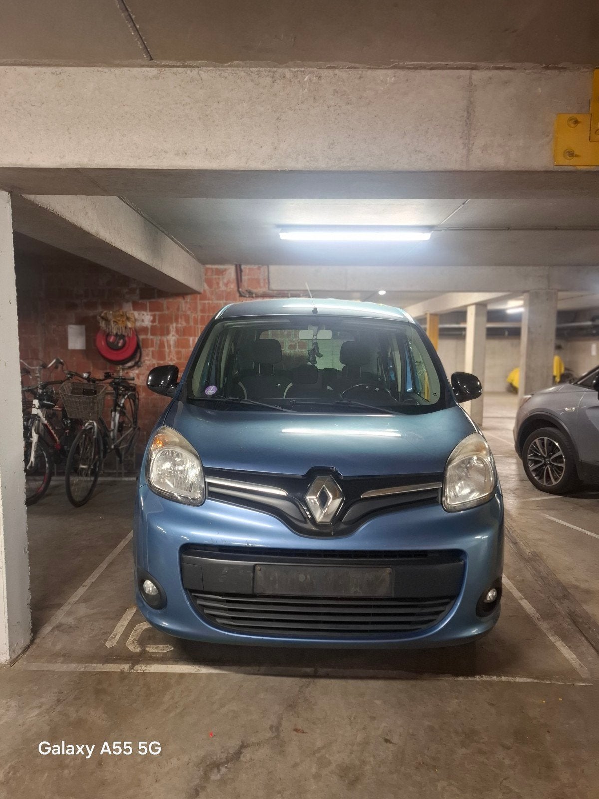 Renault kangoo bj2015 met blanco keuring, Euro 5, Stof, Blauw, Particulier
