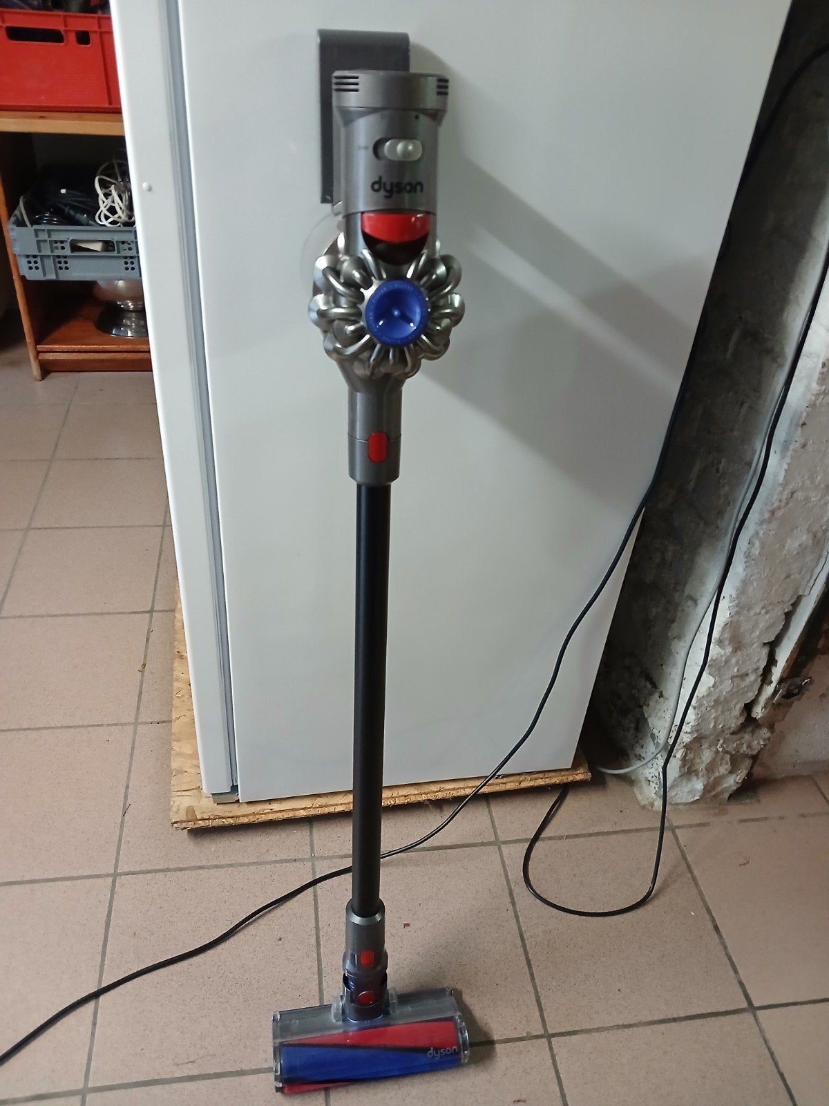 dyson v8, Electroménager, Sans fil, Réservoir, Aspirateur balai, Enlèvement