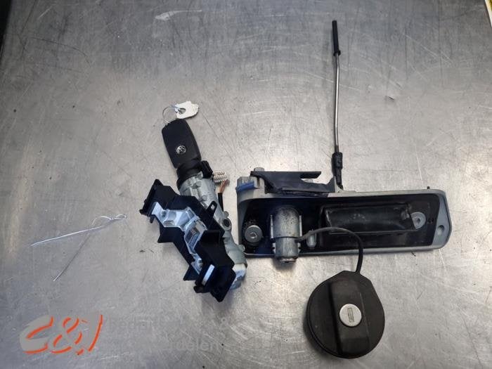 Serrure de contact + clé d'un Volkswagen Caddy, Volkswagen, -, 3 mois de garantie, Utilisé