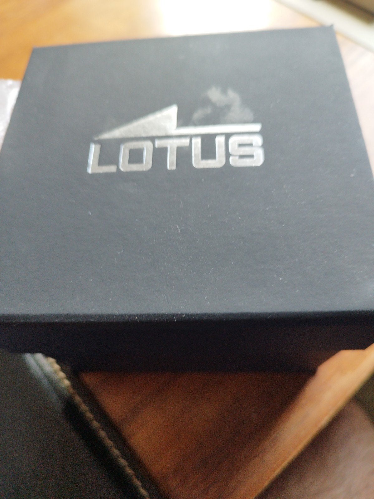 Superbe montre Lotus quasiment neuve (portée 1fois) à vendre, Bijoux, Sacs & Beauté, Montres | Hommes, Montre-bracelet, Autres marques