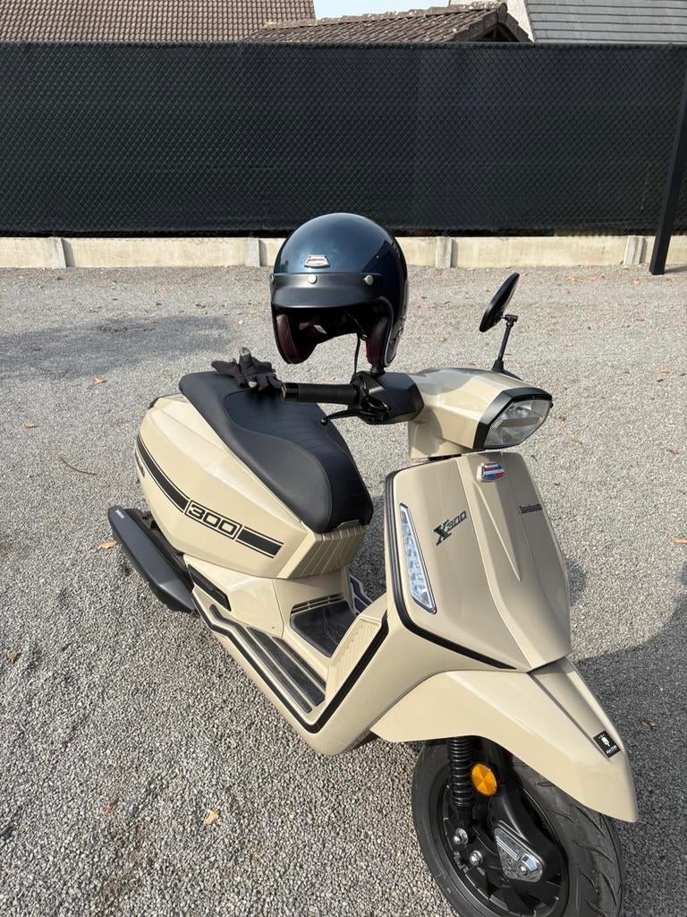 Lambretta x300xr white latte 2026, Ophalen, Zo goed als nieuw