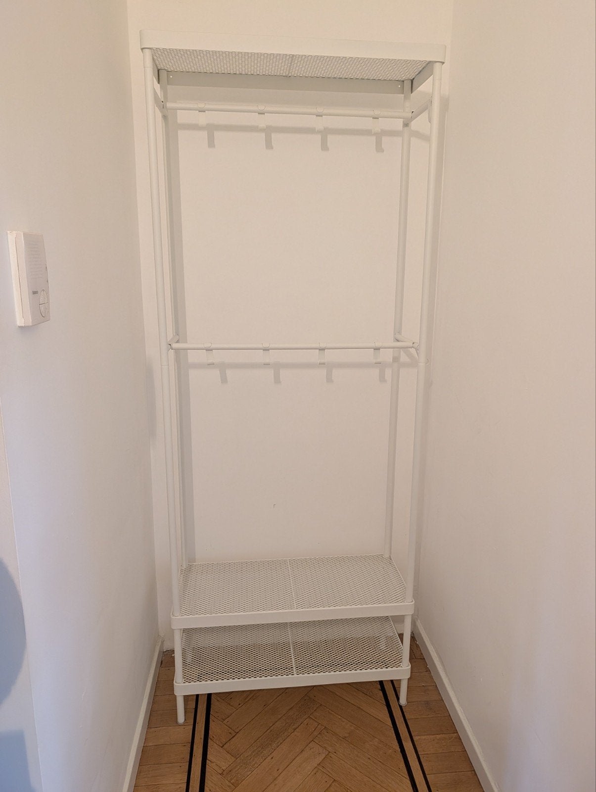 Rangement ouvert Ikea Mackapar, Portemanteau mural, Comme neuf, Métal, 150 à 200 cm