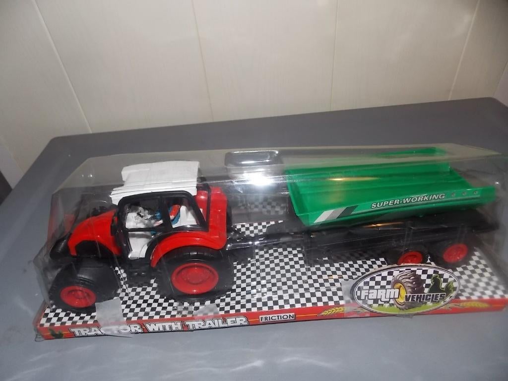 RODE TRACTOR IN DOOSJE, Ophalen of Verzenden, Nieuw