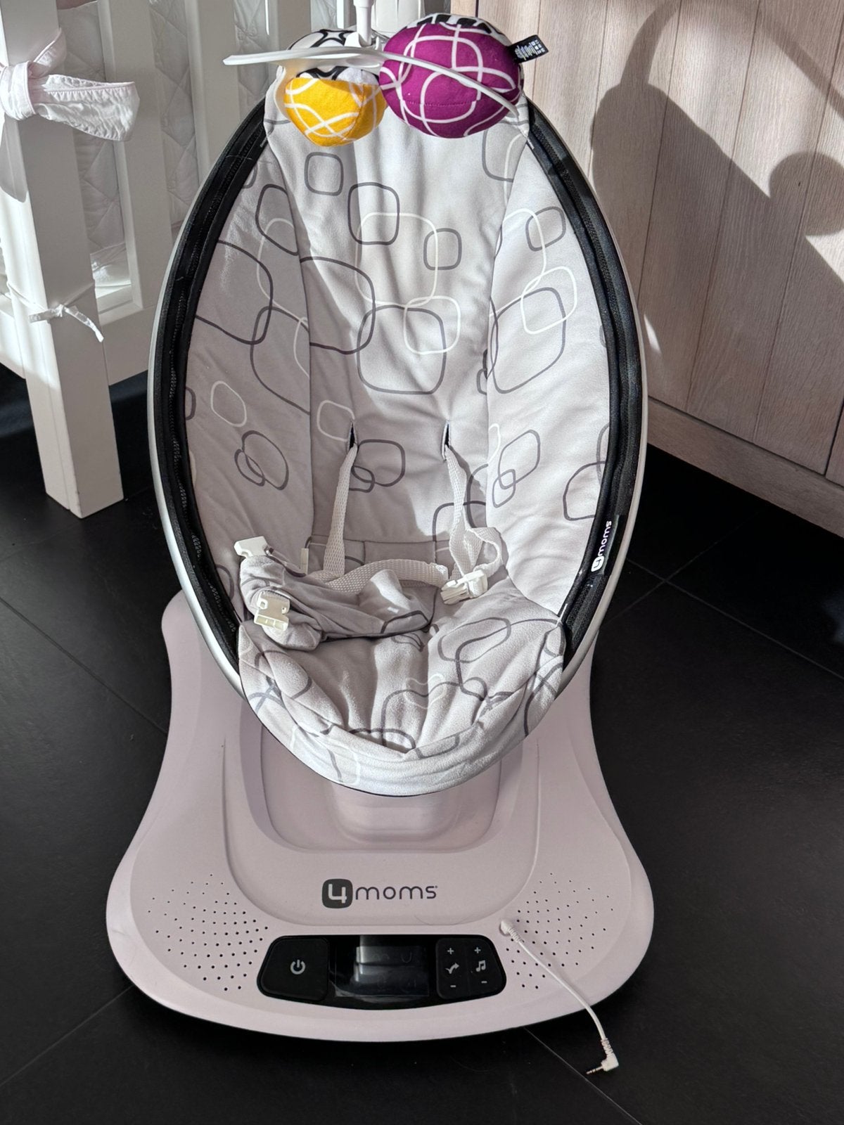 4 Moms Mamaroo, Kinderen en Baby's, Wipstoeltjes, Ophalen of Verzenden, Zo goed als nieuw