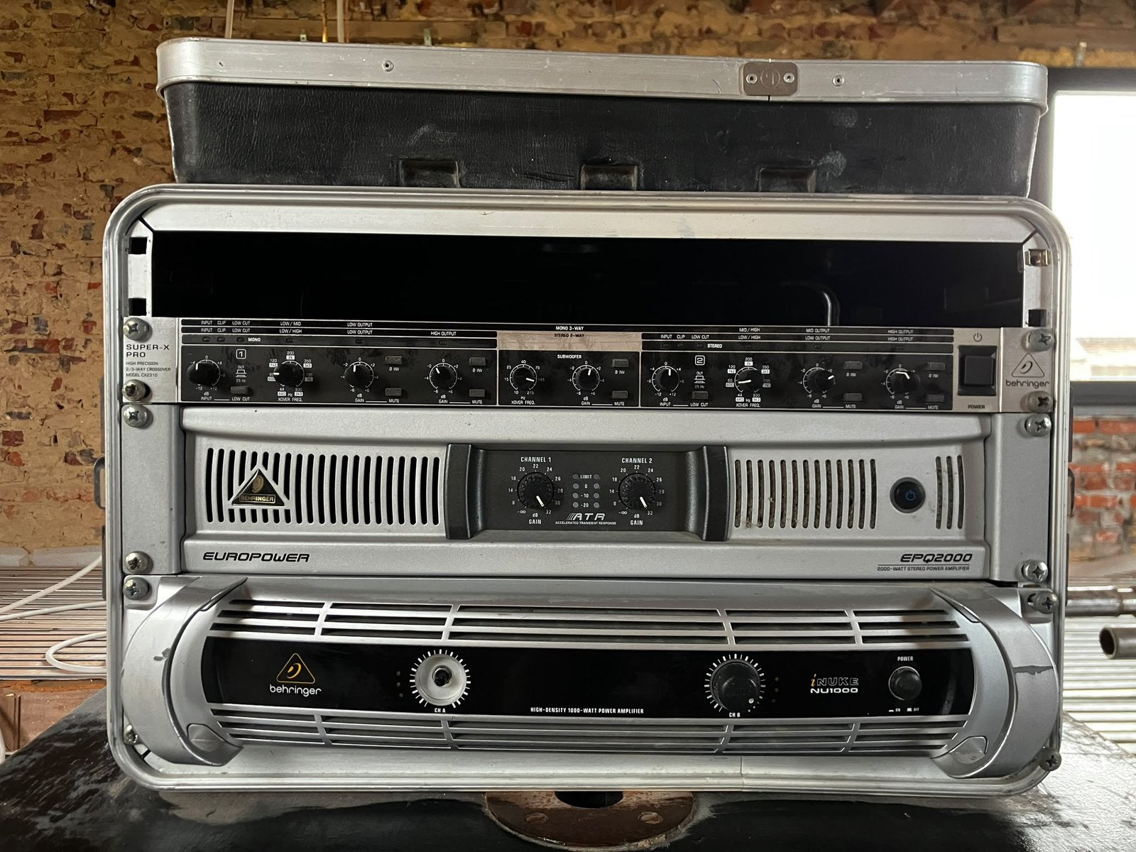 Versterkers, crossover, boxen en subwoofer, Enlèvement, Utilisé, 150 watts ou plus, Subwoofer