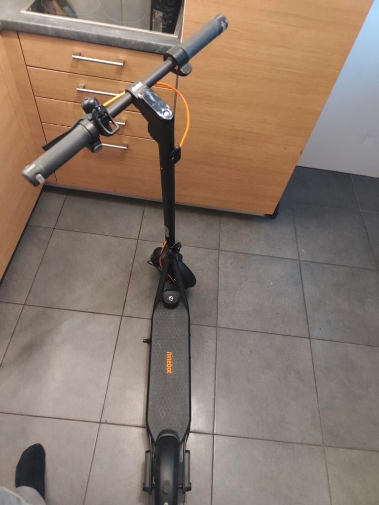 F2 plus ninebot, Fietsen en Brommers, Steps, Ophalen, Zo goed als nieuw, Gewone step, Ninebot