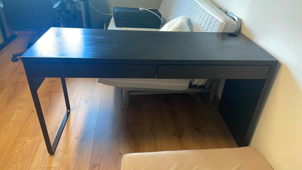 Bureau Ikea - zwart, Huis en Inrichting, Bureaus, Ophalen, Zo goed als nieuw, IKEA, Zwart