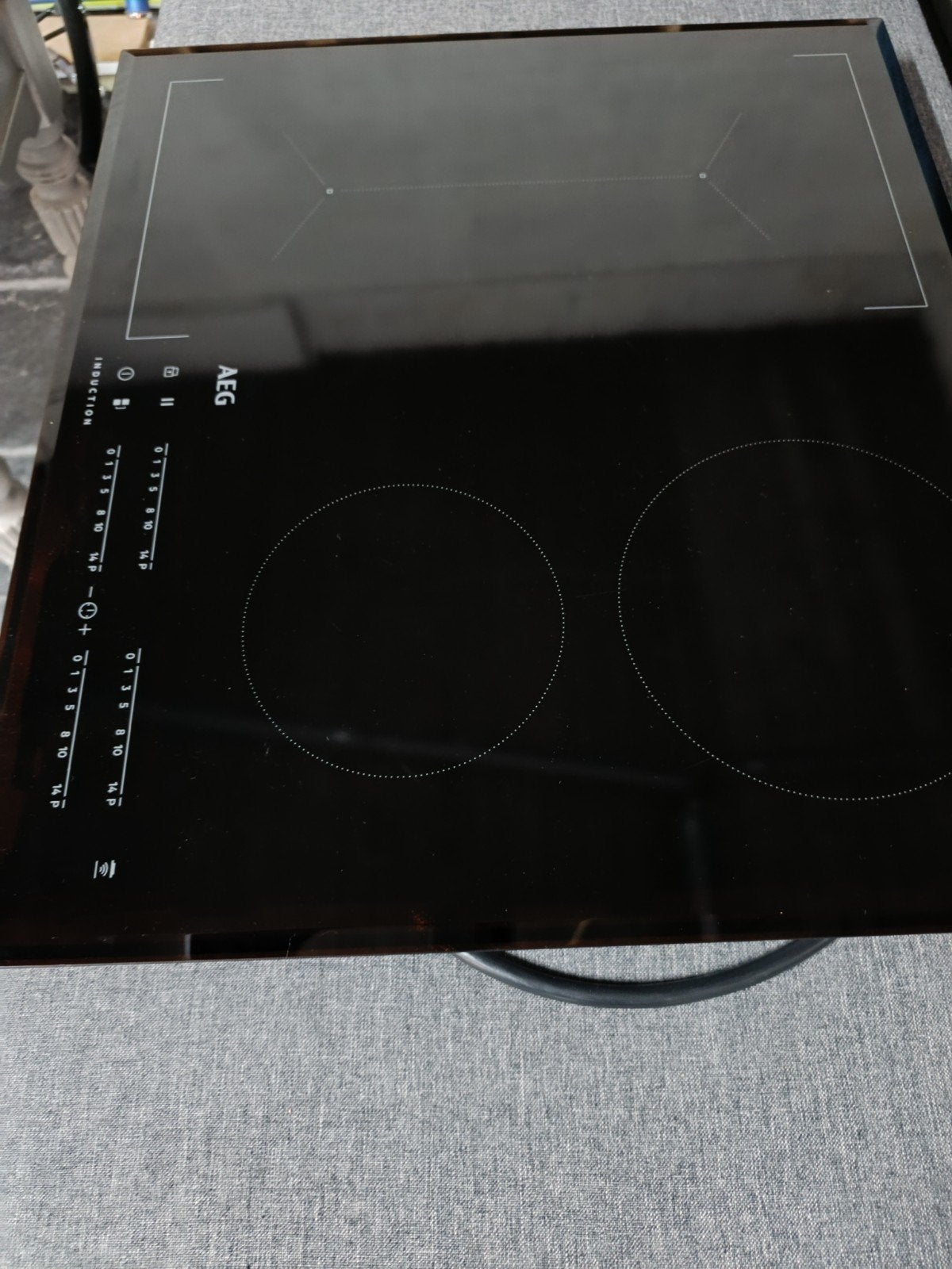 AEG IKB64441FB 60 cm inbouw-inductiekookplaat perfecte staat, Electroménager, 4 zones de cuisson, Encastré, Comme neuf, Enlèvement