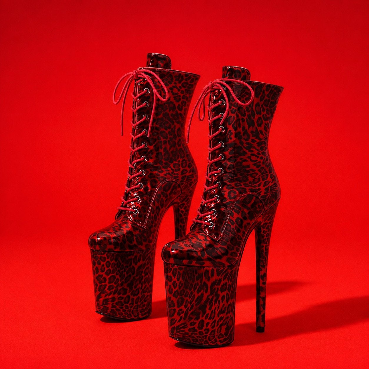 Bottines plateforme à talons hauts léopard rouge – Taille 42, Enlèvement, Comme neuf, Rouge