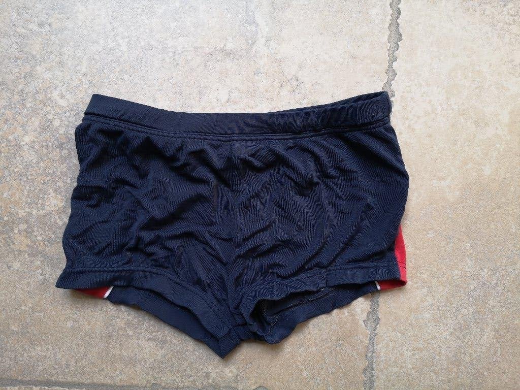 GRATIS : zwemshort mt 110, Kinderen en Baby's, Ophalen of Verzenden, Gebruikt, Jongen, Sport- of Zwemkleding