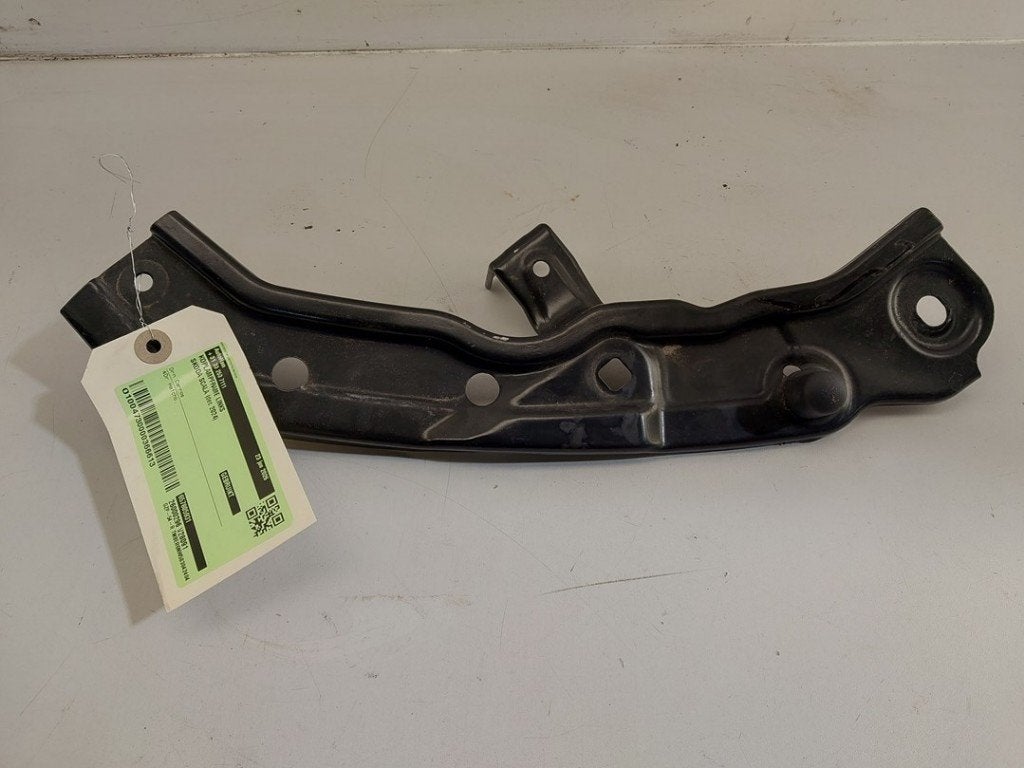 KOPLAMP HOUDER LINKS Skoda Scala (01-2019/-) (|657805931|), Gebruikt, Info@skoda-auto.de, Skoda, Max-Planck-Straße  3-5
64331  Weiterstadt, DE
