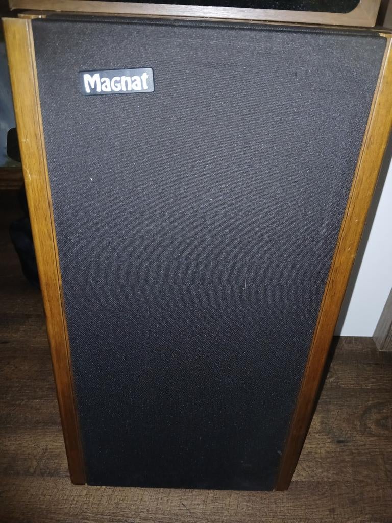 Magnat Bull boxen, Ophalen, Magnat
