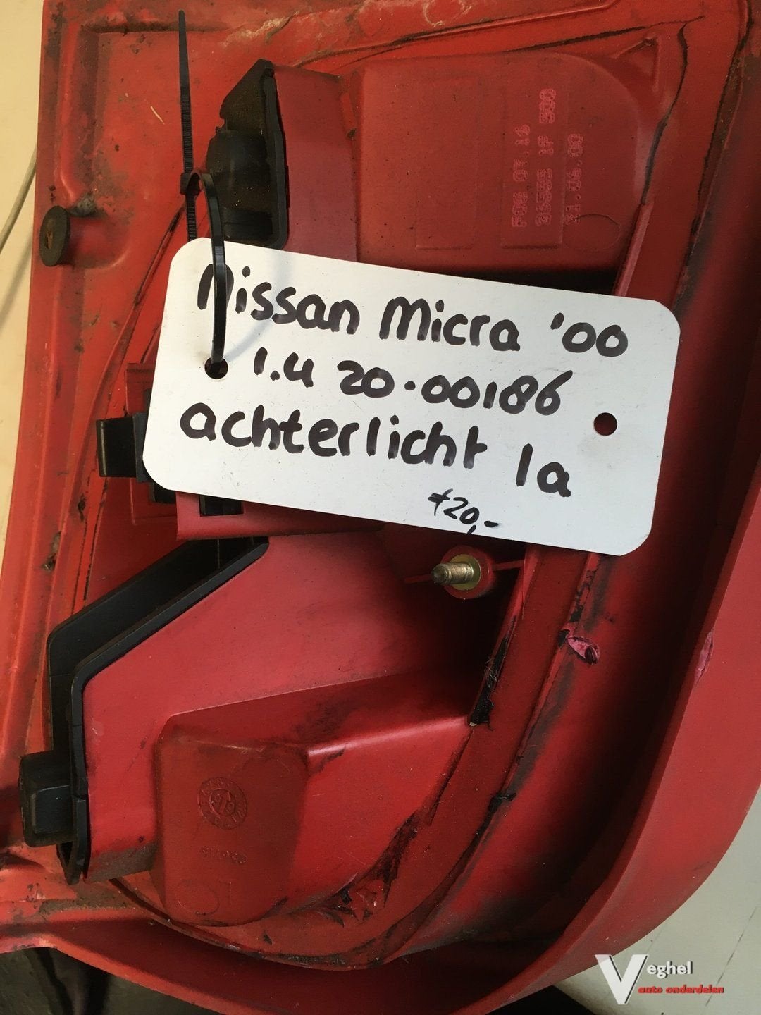 Nissan Micra '00 achterlicht la, Gebruikt, -, -, Ophalen of Verzenden