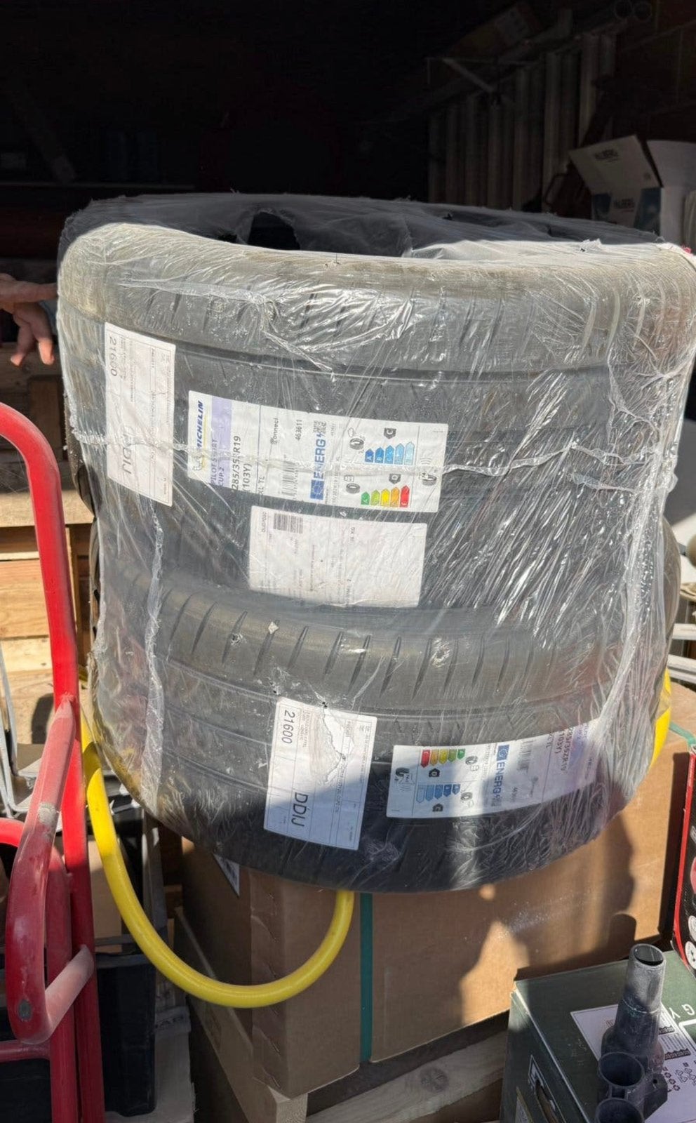 2 Pneu Michelin, Enlèvement