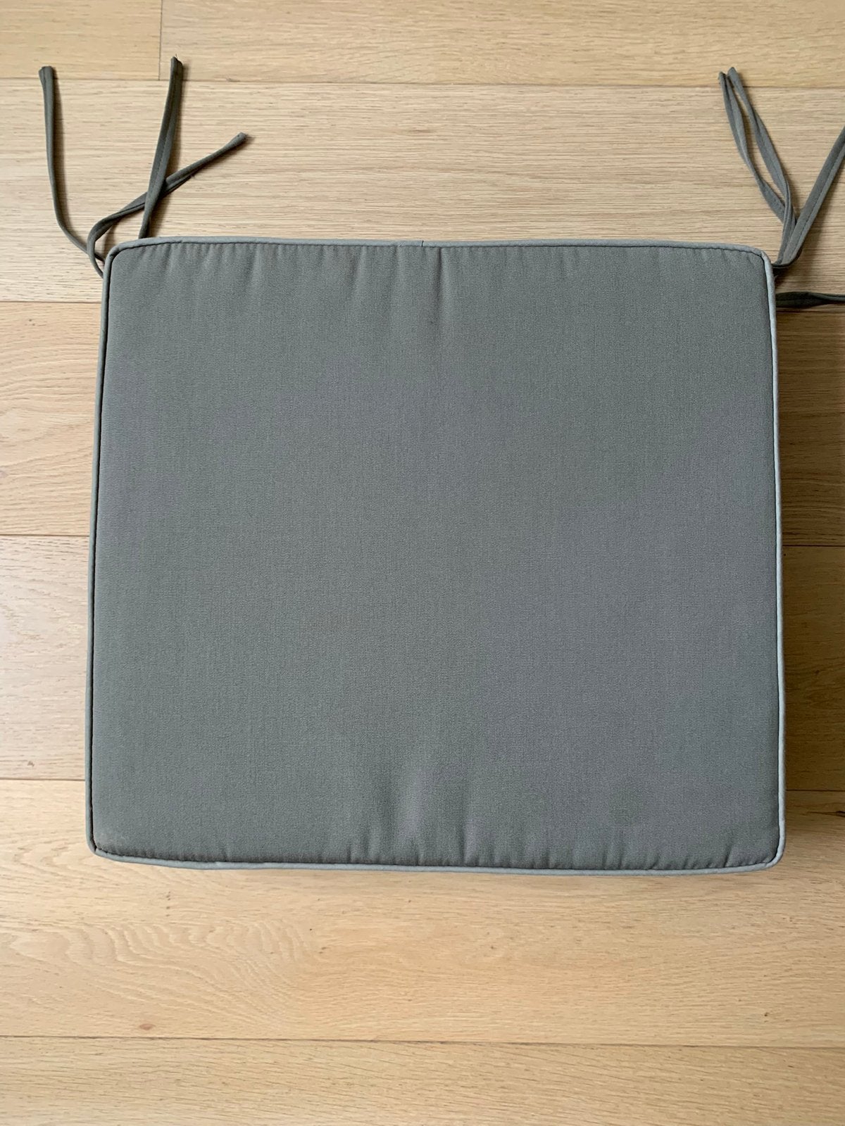 Nouveau lot de 2 coussins de chaise de luxe Berga Form, Jardin & Terrasse, Accessoires mobilier de jardin, Comme neuf, Enlèvement ou Envoi