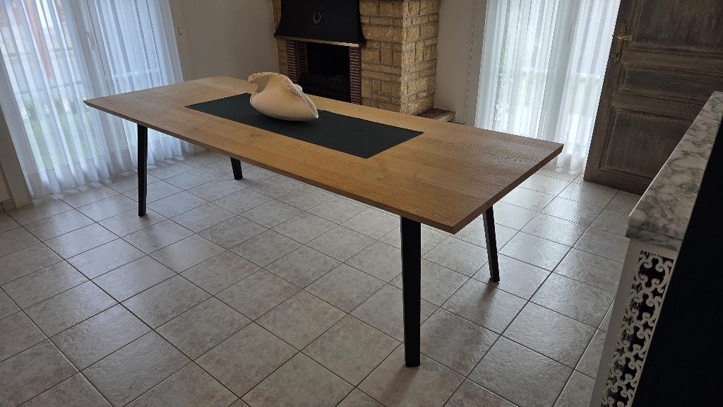 Tafel Juntoo, Huis en Inrichting, Tafels | Eettafels, Ophalen, 50 tot 100 cm, Zo goed als nieuw, Vijf personen of meer