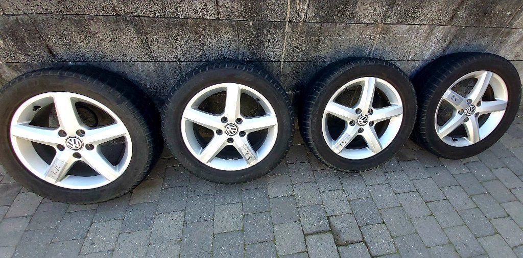 VELGEN VW ASPEN 6x16" MET WINTERBANDEN DUNLOP 205/55 R16, Auto-onderdelen, Gebruikt, 16 inch, Banden en Velgen, Personenwagen