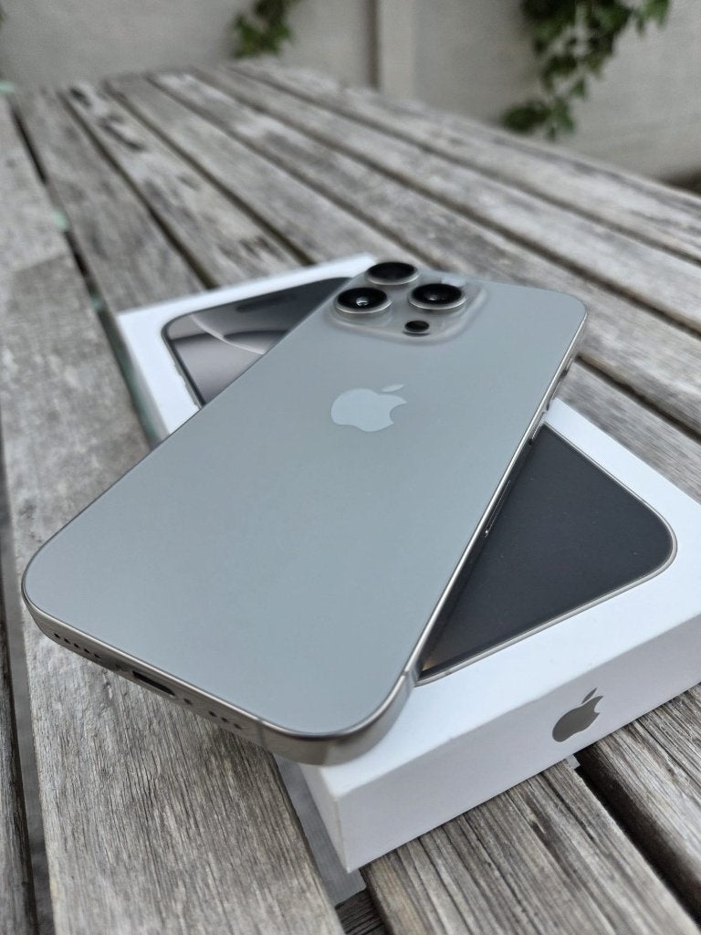 Iphone 16 pro 128gb – als nieuw en nog onder garantie!, 128 GB, IPhone 16, Comme neuf, Enlèvement