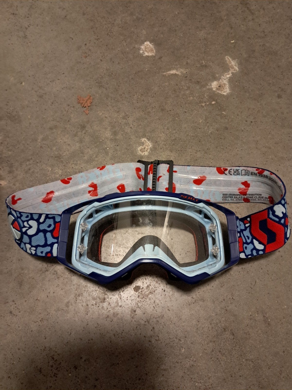 crossbril scott, Motoren, Ophalen