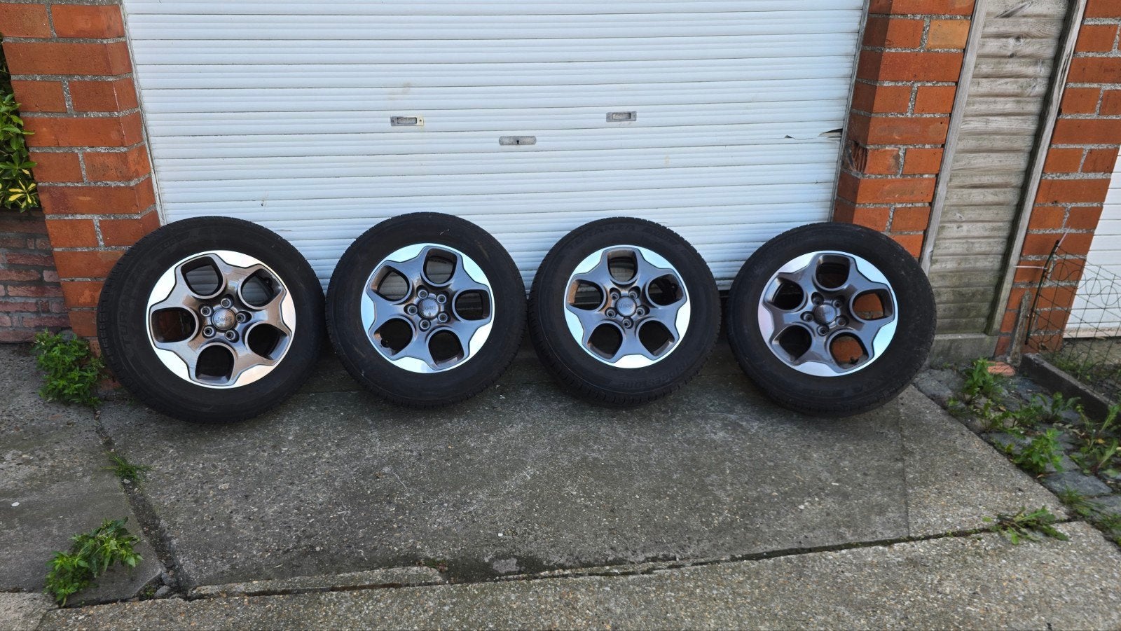 Jeep Renegade velgen + banden, Ophalen, 16 inch, Winterbanden, Band(en)