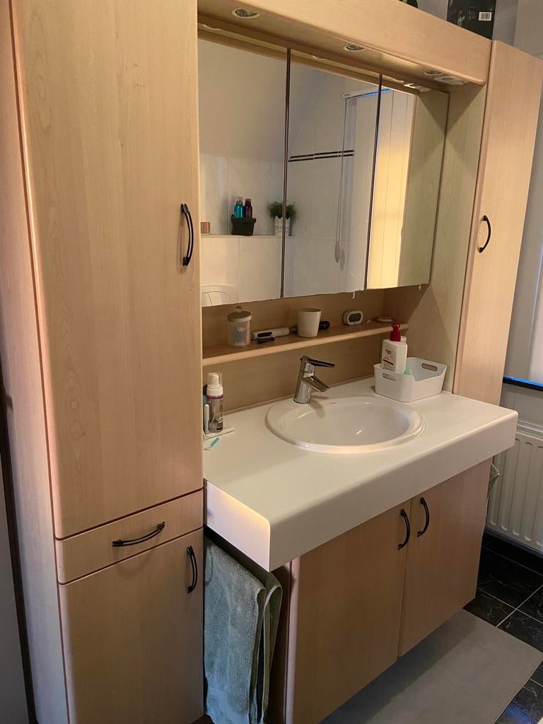 Badkamermeubel met lavabo en kraan, 25 à 50 cm, Meuble lavabo, 150 à 200 cm, Utilisé