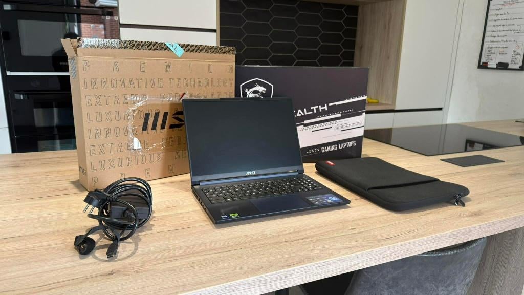MSI Stealth 16 AI Studio A1VFG - Garantie 2029 SPB Benelux, MSI, Intel Core Ultra 7 155H, 16 pouces, Comme neuf