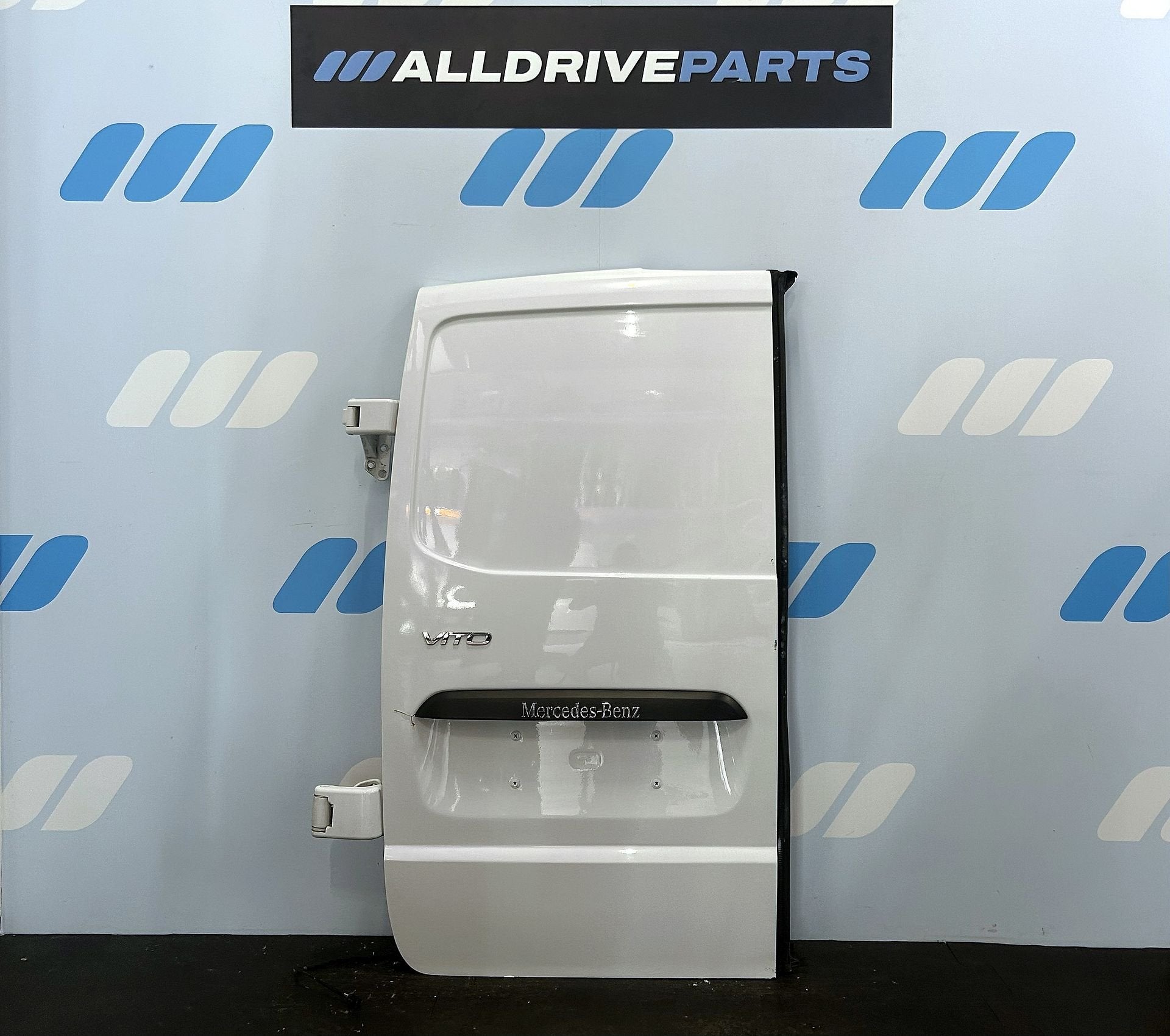 Mercedes Vito W447 porte arrière gauche blanche A4477402400