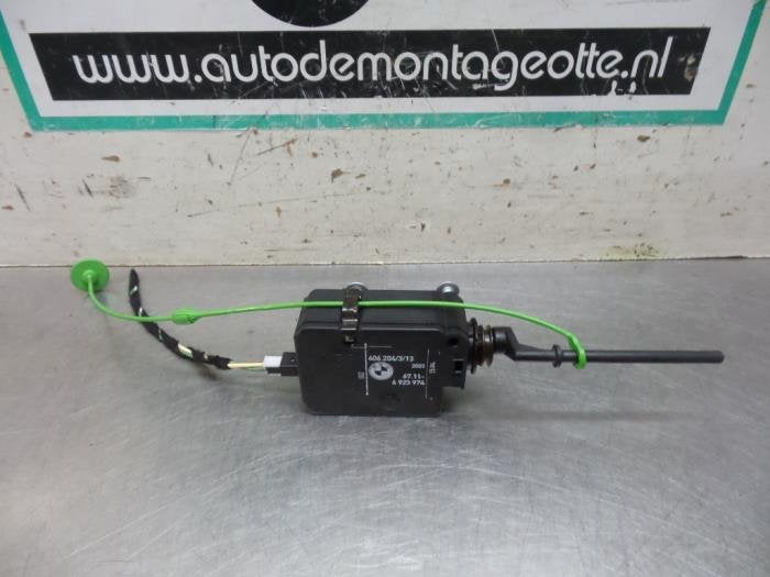Moteur de verrouillage clapet réservoir d'un BMW X5 (X5 00-, -, Utilisé, -, Enlèvement ou Envoi