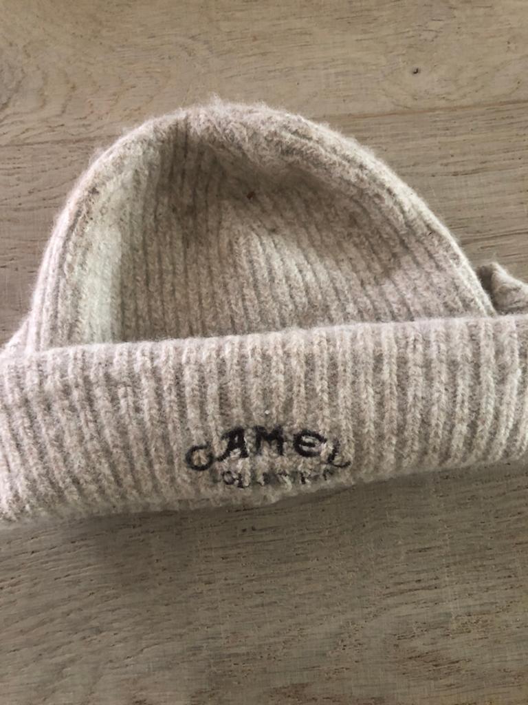Muts merk Camel, Enfants & Bébés, Vêtements de bébé | Bonnets, Écharpes & Moufles, Enlèvement ou Envoi, Comme neuf, Bonnet