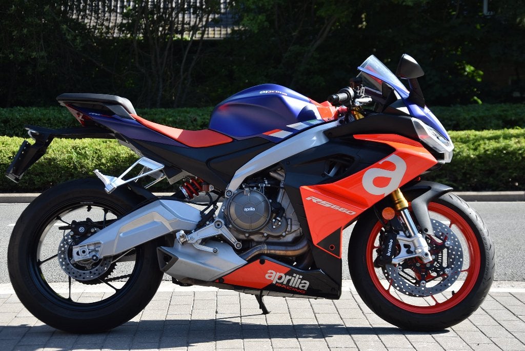 APRILIA - RS 660 - ALS NIEUW, Motos, Motos | Aprilia, Entreprise, Super Sport, plus de 35 kW, 2 cylindres, Permis Moto A, ABS