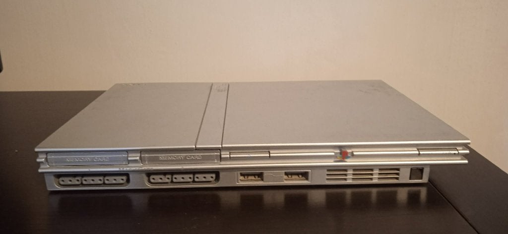 PS2 met 2 controllers, Games en Spelcomputers, Gebruikt, Met 2 controllers, Ophalen of Verzenden, Met geheugenkaart