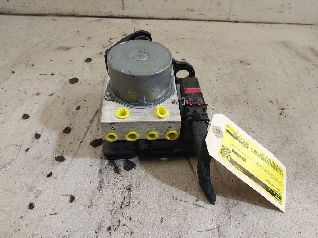 ABS POMP ABS Polo VI (AW1) (|2Q0614517|2Q0614517CSBEF|), Auto-onderdelen, Robert Bosch AG, Gebruikt, Volkswagen, Robert-Bosch-Allee 1
74232  Abstatt, DE