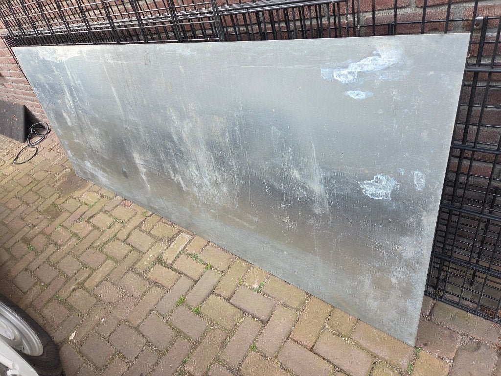 2 gegalvaniseerde  ijzeren platen, lang 2.56 m  Breed 96 cm, Doe-het-zelf en Bouw, Metalen, Ophalen, Zo goed als nieuw, IJzer