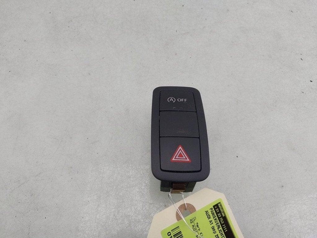 COMMUTATEUR DE FEUX DE DETRESSE A1 Sportback (8XA / 8XF), Auto-Union-Straße  1,
85057  Ingolstadt, DE, Info@audi.de, Audi, Utilisé
