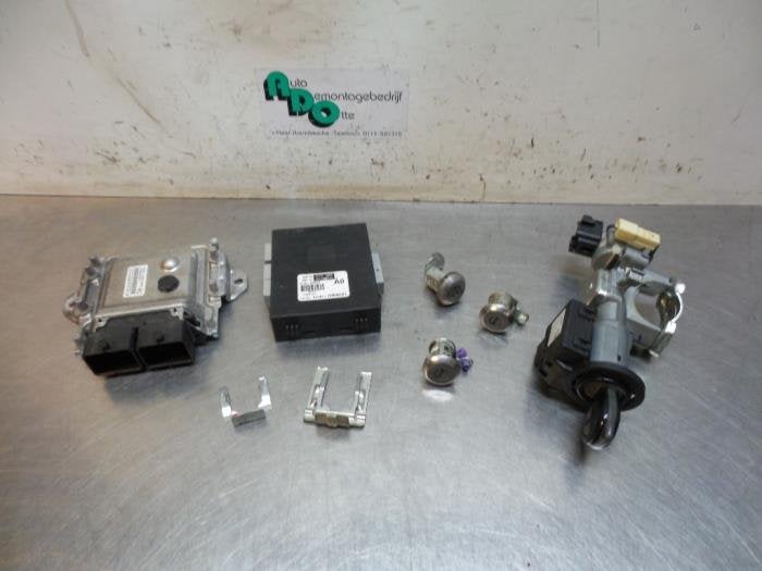Serrure de contact + ordinateur d'un Nissan Pixo (Pixo 09-), Autos : Pièces & Accessoires, -, 3 mois de garantie, Utilisé, -