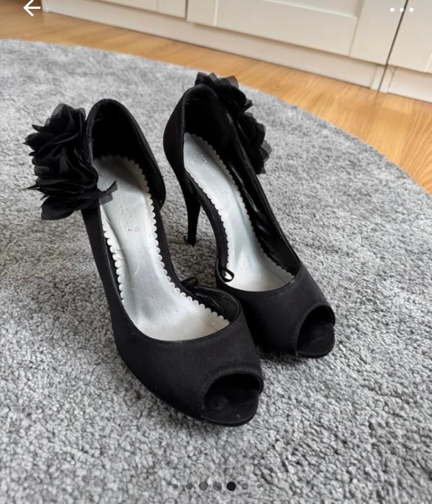 Chaussure et pochette de soiree a sortie, Enlèvement, Comme neuf