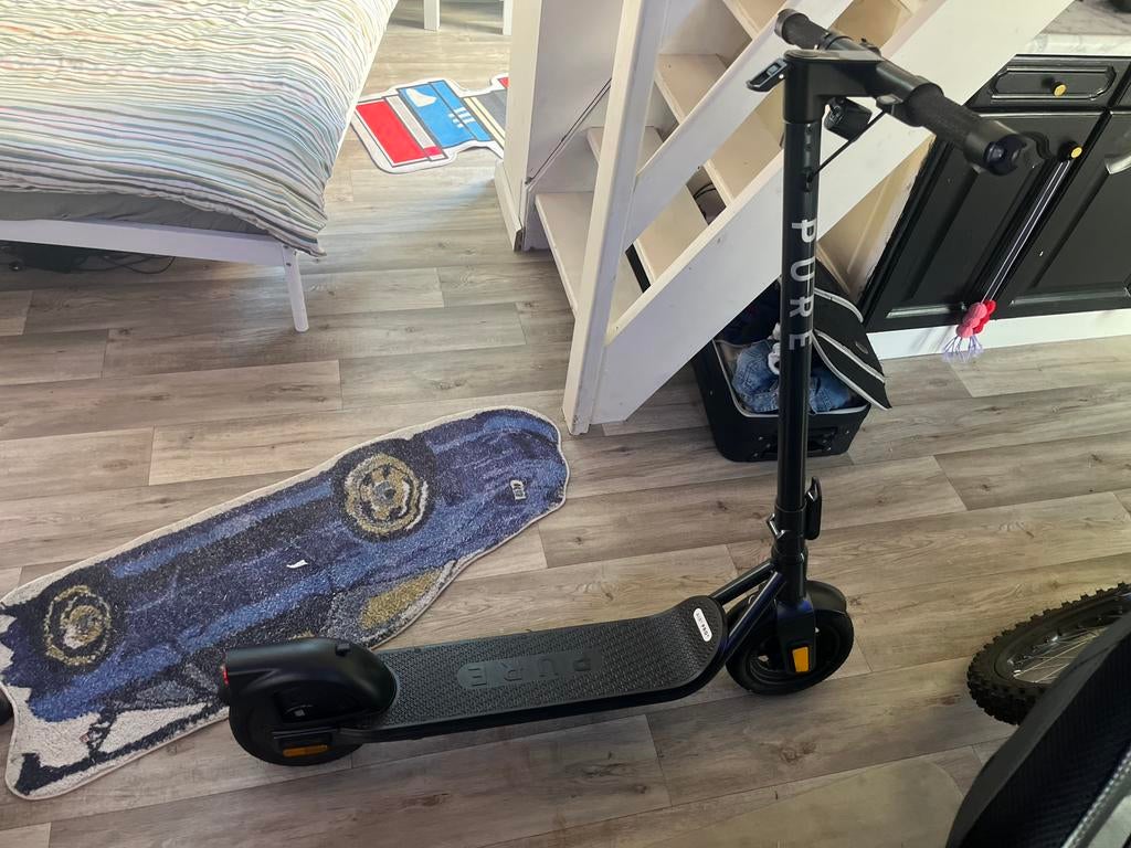 Elektrische step Pure Air 5, Fietsen en Brommers, Ophalen, Zo goed als nieuw