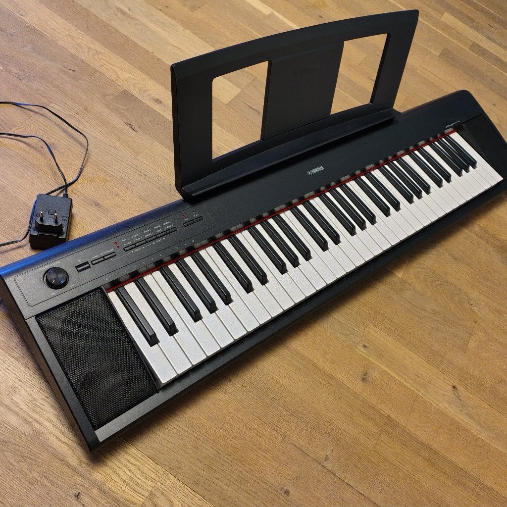 Yamaha Piaggero NP-12B digitale piano/keyboard, Ophalen, 61 toetsen, Yamaha, Zo goed als nieuw
