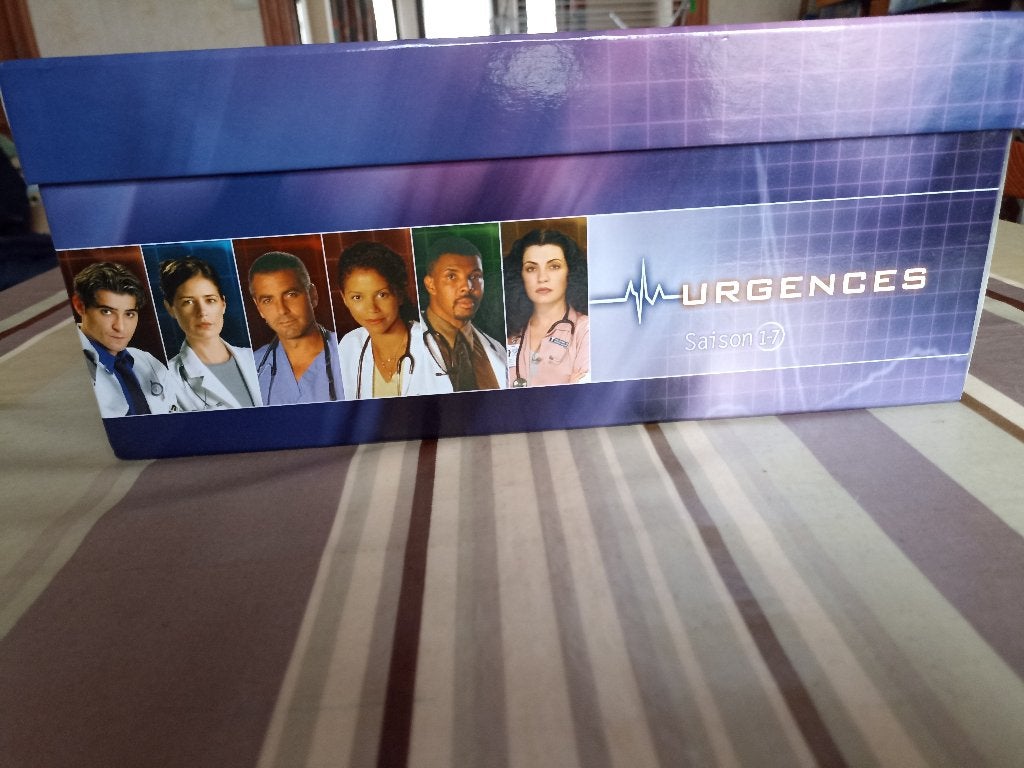 coffret DVD Urgences saisons 1 à 7, Comprend un boîtier, Allemand, Anglais, Comme neuf