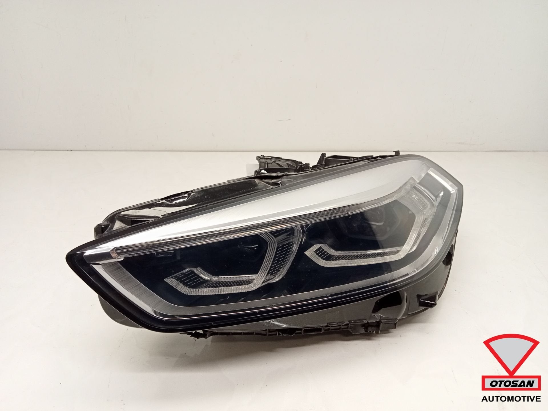 BMW 1 Serie F40 Full Led koplamp Links 63119482811 Origineel, Auto-onderdelen, Petuelring 130
80788  Munich, DE, Gebruikt, Info@bmw.de
