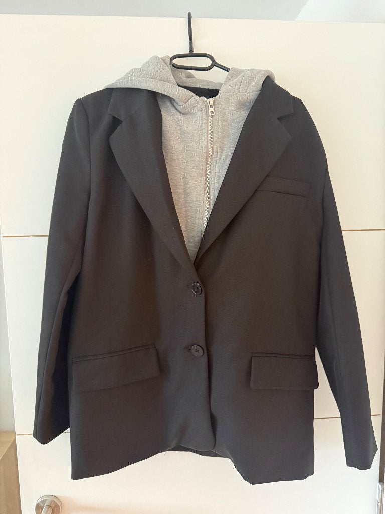 Blazer Only noir à capuche grise, Vêtements | Femmes, Neuf, Taille 38/40 (M), Only, Enlèvement ou Envoi