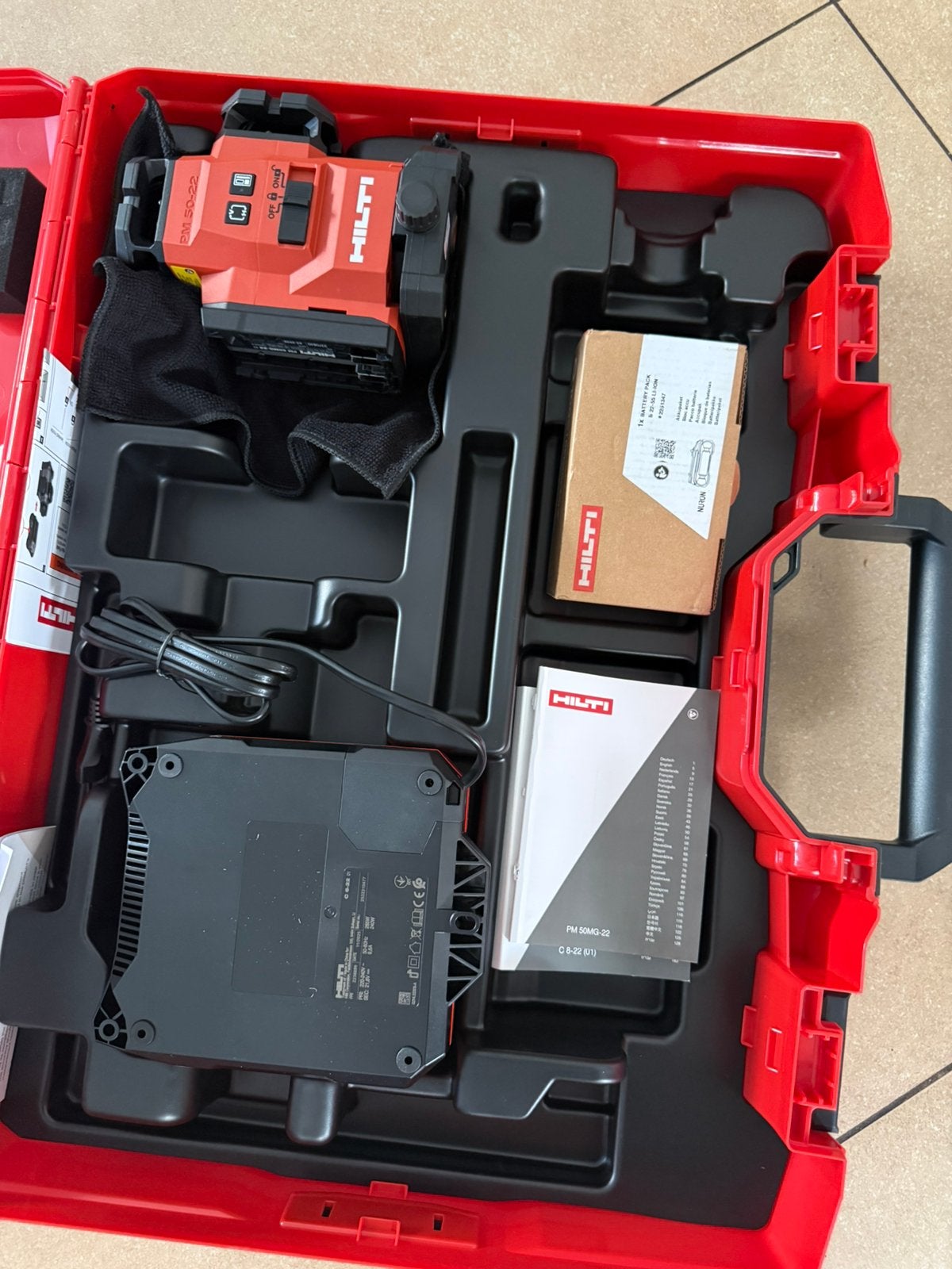 Laser multiligne PM 50MG-22 HILTI, Doe-het-zelf en Bouw, Ophalen, Zo goed als nieuw, Hilti