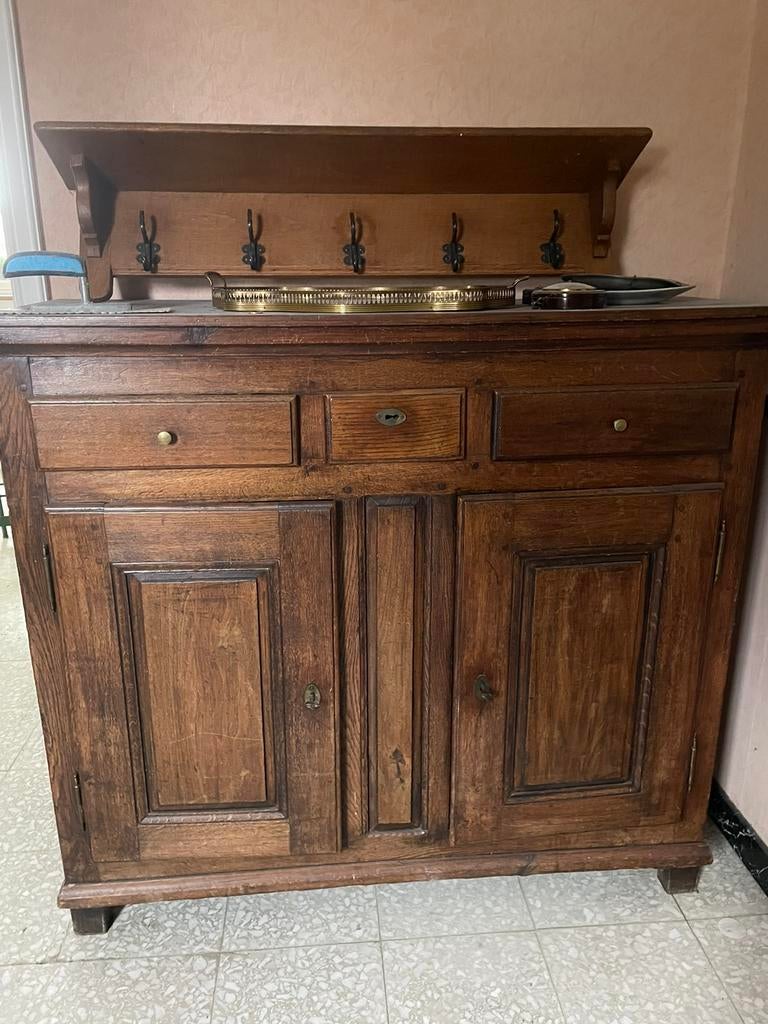 Buffets avec porte manteaux, Enlèvement